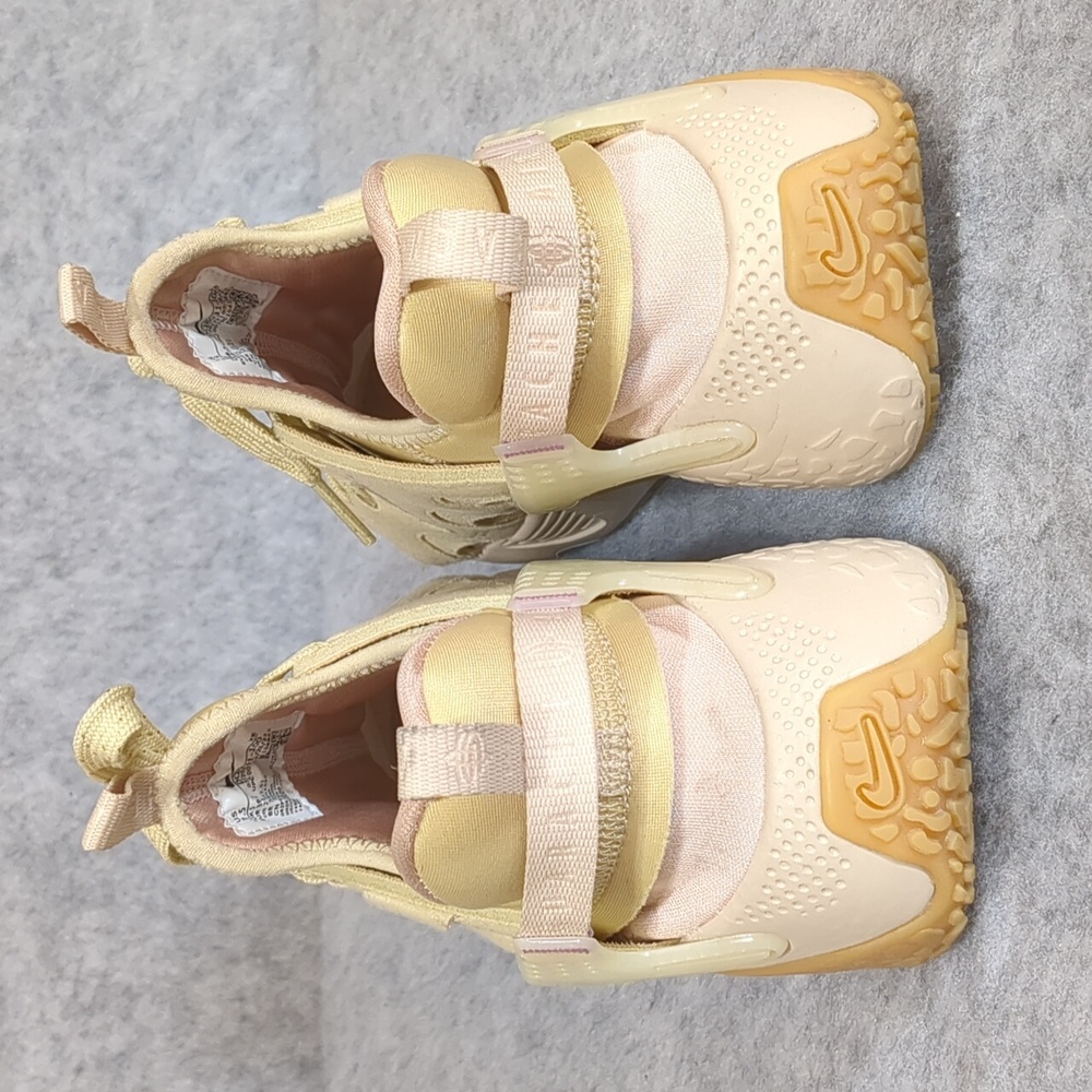 Nike Women's Athletic Shoes Beige - Picture 4 of 10